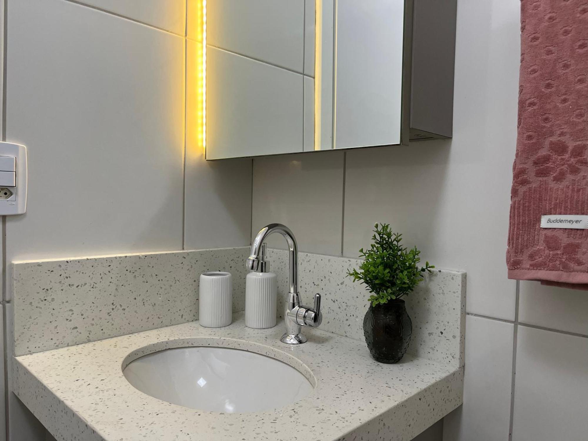 Apartamento Dos Sonhos - Em Predio A Beira Mar Balneario Camboriu